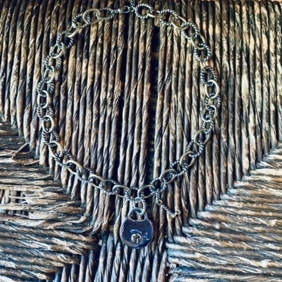 ✨✨Rope Silver and Gold Tone Chain Lock and Key 🔐 Pendant Necklaces ✨ - Picture 4 of 11